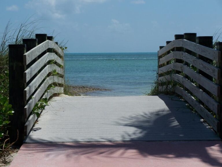 sombrero beach 2 768x576